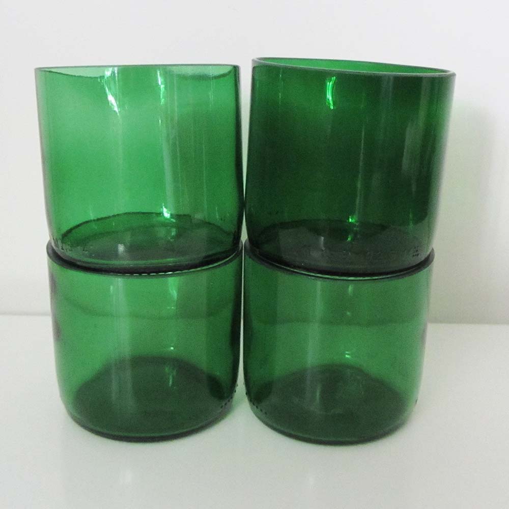 I was a bottle: Glas-Flaschen - Lampen und Leuchten, Laternen, Gläser, Vasen, Gefäße, Behälter und Schalen aus Glas, Gläser-Set: 4er-Set Gläser Green Longdrink, 4er-Set Longdrinkgläser aus dunkelgrünen geschnittenen Weißweinflaschen
