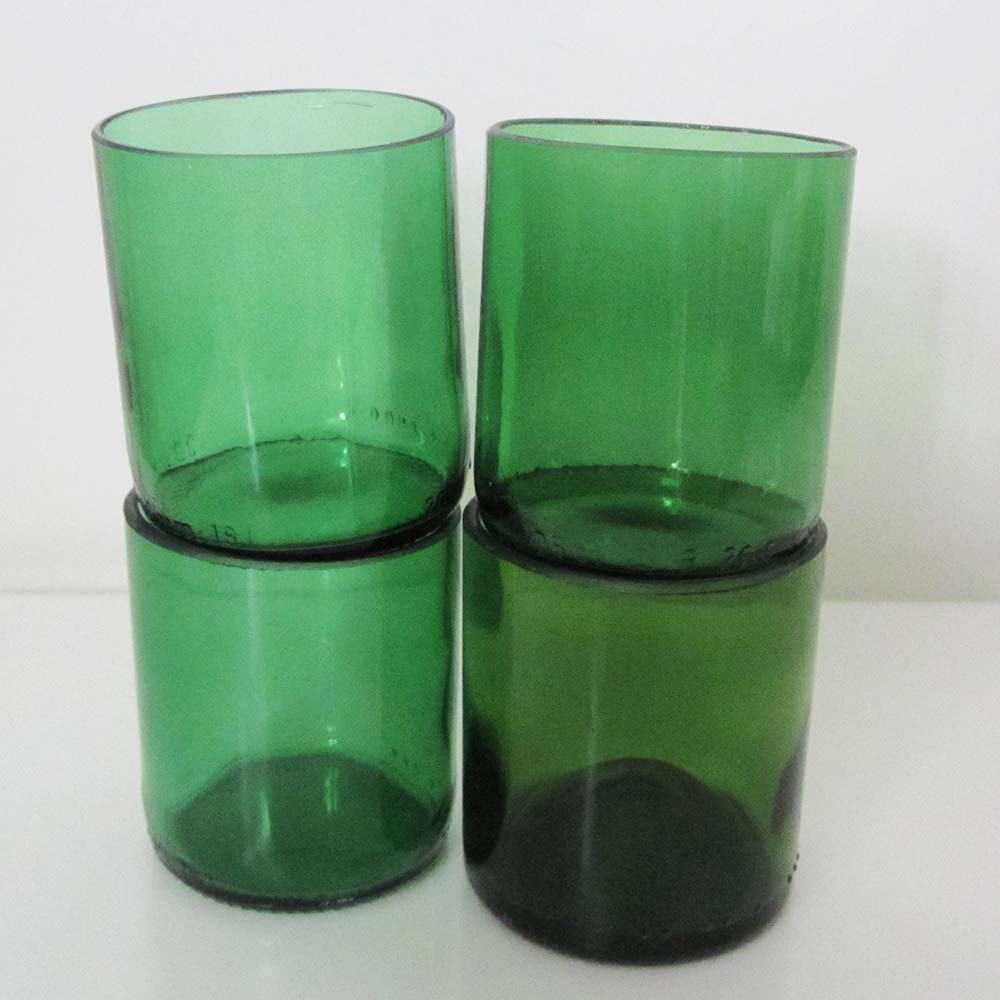 I was a bottle: Glas-Flaschen - Lampen und Leuchten, Laternen, Gläser, Vasen, Gefäße, Behälter und Schalen aus Glas, Gläser-Set: 4er-Set Gläser The 4 Small Green, 4er Gläser-Set aus kleinen grünen Flaschen