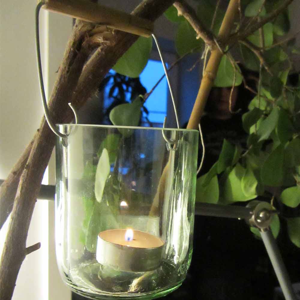 I was a bottle: Glas-Flaschen - Lampen und Leuchten, Laternen, Gläser, Vasen und Schalen aus Glas, Laternen & Windlichter: Hängelaterne Light Mint Green, mintgrüne Hängelaterne mit Bambusgriff, in Baum hängend