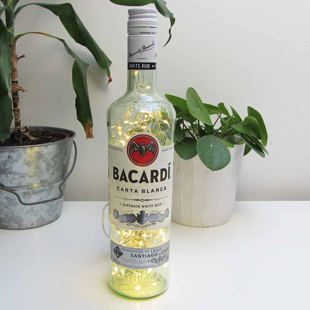 I was a bottle: Glas-Flaschen - Lampen und Leuchten, Laternen, Gläser, Vasen und Schalen aus Glas, Led-Flaschenlampen: Bacardi Led-Flaschenlampe medium mit goldgelben Licht