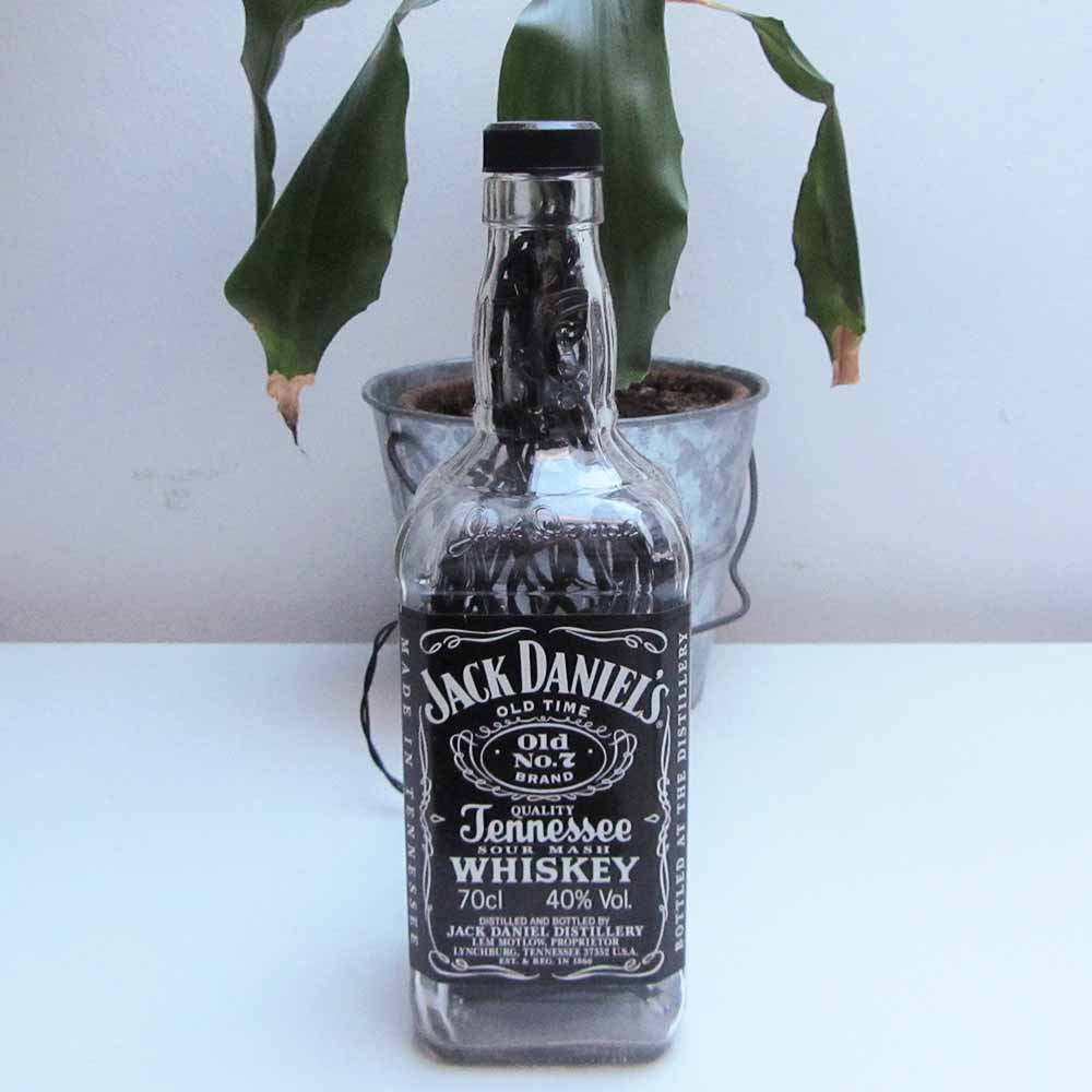 I was a bottle: Glas-Flaschen - Lampen und Leuchten, Laternen, Gläser, Vasen und Schalen aus Glas, Led-Flaschenlampen: Jack Daniels Whiskey Flaschenlampe