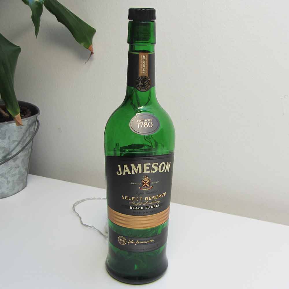 I was a bottle: Glas-Flaschen - Lampen und Leuchten, Laternen, Gläser, Vasen und Schalen aus Glas, Led-Flaschenlampen: grüne Jameson Whiskey Flaschenlampe