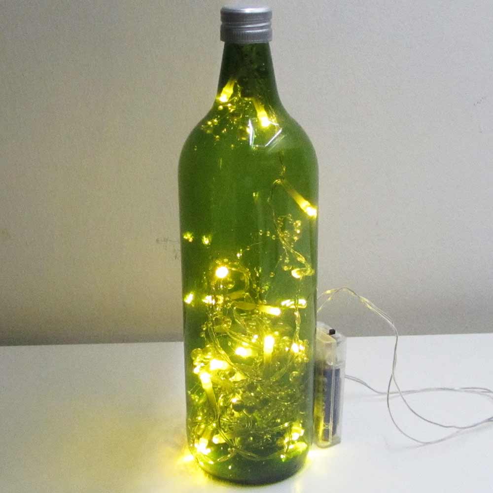 I was a bottle: Glas-Flaschen - Lampen und Leuchten, Laternen, Gläser, Vasen und Schalen aus Glas, Led-Flaschenlampen: goldgrüne Led-Flaschenlampe mit Perlen