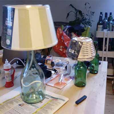 I was a bottle: Glas-Flaschen - Lampen und Leuchten, Laternen, Gläser, Vasen und Schalen aus Glas, Me and my work: Chenetflasche Tischleuchte mit grün-weiß gestreiftem Lampenschirm