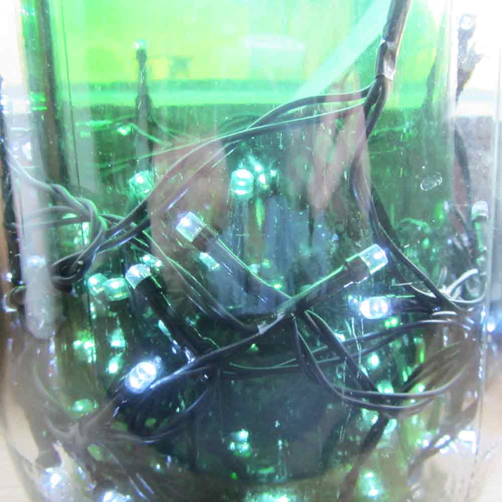 I was a bottle: Glas-Flaschen - Lampen und Leuchten, Laternen, Gläser, Vasen und Schalen aus Glas, Tischlampen und Stehleuchten: Tischleuchte Double Glass Led, doppelte Glaslampe in Weiß- und Grünglas mit integrierter Led- Lichterkette
