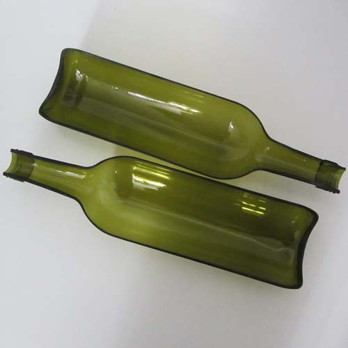 I was a bottle: Glas-Flaschen - Lampen und Leuchten, Laternen, Gläser, Vasen, Gefäße, Behälter und Schalen aus Glas: 2er Set Flaschen-Schalen Medium Olive Green, olivgrüne längs geschnittene Rotweinflasche, zwei große Flaschenhälften als Flaschen-Schalen